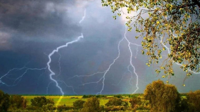 Meteorologii au emis Cod Galben de instabilitate atmosferică Meteorologii au emis Cod Galben de instabilitate atmosferică