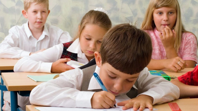 A început a doua etapă de înscriere a copiilor în școlile din Chișinău