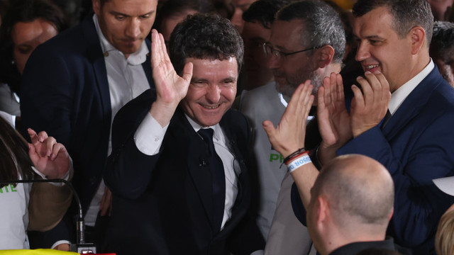Când ar putea depune Nicușor Dan jurământul de președinte al României Când ar putea depune Nicușor Dan jurământul de președinte al României