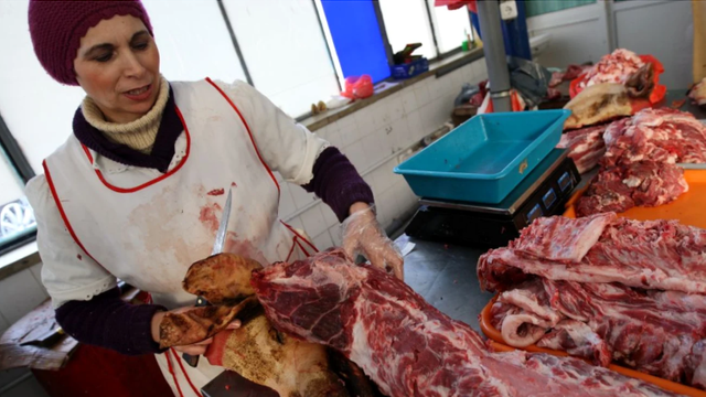 Amenzi în valoare de 420 de mii lei, aplicate de Fisc comercianților de carne de porc 