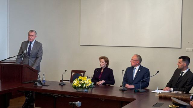 Principele Radu al României: „Sunt mândru de ceea ce s-a întâmplat în România în urmă cu două zile, sunt mândru de ceea ce s-a întâmplat în R. Moldova acum câteva luni și sunt mândru de dezvoltarea acestor două țări care nu trăiesc vremuri ușoare” Principele Radu al României: „Sunt mândru de ceea ce s-a întâmplat în România în urmă cu două zile, sunt mândru de ceea ce s-a întâmplat în R. Moldova acum câteva luni și sunt mândru de dezvoltarea acestor două țări care nu trăiesc vremuri ușoare”