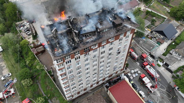Un acoperiș provizoriu se va construi pe blocul afectat de incendiu din Durlești
Un acoperiș provizoriu se va construi pe blocul afectat de incendiu din Durlești