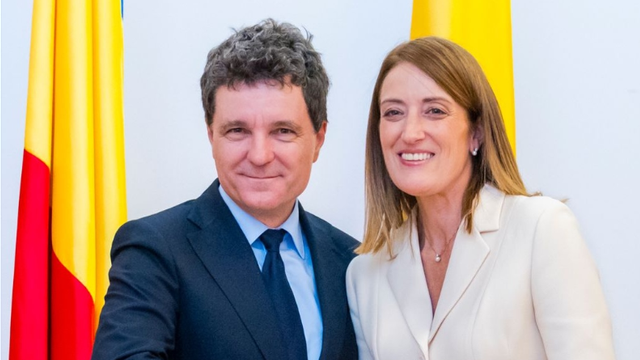 Prima întâlnire a lui Nicușor Dan cu Roberta Metsola. Mesaj în română a președintei Parlamentului European: „Împreună pentru Europa. Împreună pentru România”
Prima întâlnire a lui Nicușor Dan cu Roberta Metsola. Mesaj în română a președintei Parlamentului European: „Împreună pentru Europa. Împreună pentru România”