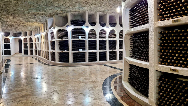 Combinatul de vinuri „Cricova”, înscris în Registrul monumentelor ocrotite de stat Combinatul de vinuri „Cricova”, înscris în Registrul monumentelor ocrotite de stat