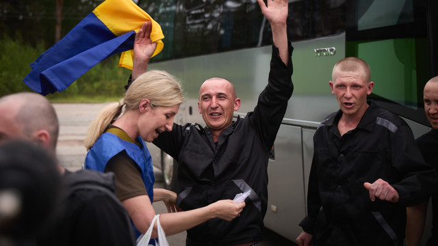 Rusia și Ucraina au făcut schimb reciproc de câte 303 prizonieri de război (FOTO) Rusia și Ucraina au făcut schimb reciproc de câte 303 prizonieri de război (FOTO)