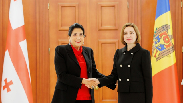 Maia Sandu i-a conferit Ordinul Republicii fostei președinte a Georgiei, Salome Zurabișvili Maia Sandu i-a conferit Ordinul Republicii fostei președinte a Georgiei, Salome Zurabișvili
