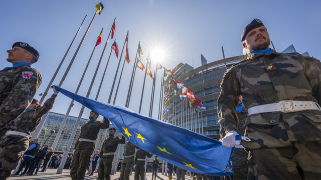Uniunea Europeană crește cheltuielile de apărare. Noul instrument financiar are un buget de 150 mlrd euro Uniunea Europeană crește cheltuielile de apărare. Noul instrument financiar are un buget de 150 mlrd euro