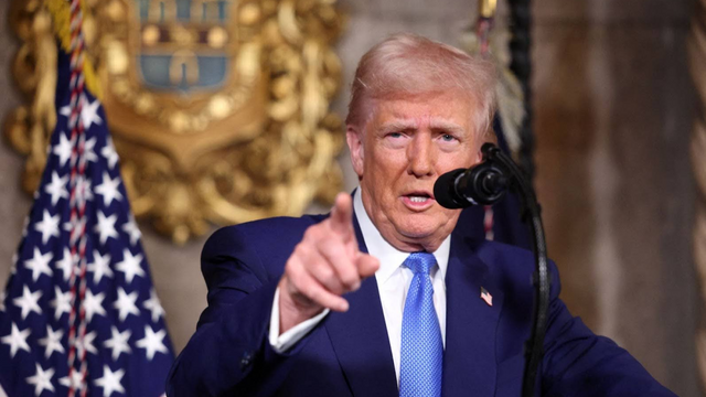 Donald Trump declară că Vladimir Putin „se joacă cu focul” Donald Trump declară că Vladimir Putin „se joacă cu focul”
