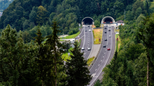 Autostrada „Unirii”: Contract semnat cu un constructor din Turcia pentru încă un lot montan. Când va fi gata Autostrada „Unirii”: Contract semnat cu un constructor din Turcia pentru încă un lot montan. Când va fi gata