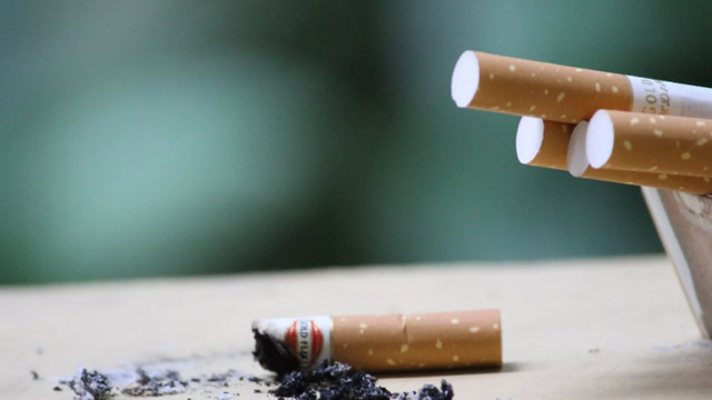 Amenzi de până la 20 de mii de lei pentru persoanele care vând tutun în locuri interzise sau minorilor