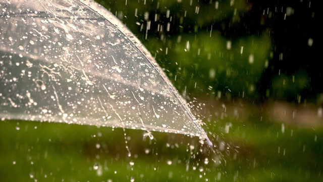 METEO | Ploi slabe și maxime de 23 de grade Celsius, vineri 