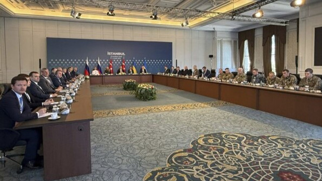 A doua rundă a discuțiilor de pace dintre Ucraina și Rusia s-au încheiat la Istanbul „fără rezultate negative” A doua rundă a discuțiilor de pace dintre Ucraina și Rusia s-au încheiat la Istanbul „fără rezultate negative”