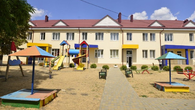 Peste 100 de grădinițe din Chișinău își vor suspenda activitatea în timpul verii 
 Peste 100 de grădinițe din Chișinău își vor suspenda activitatea în timpul verii