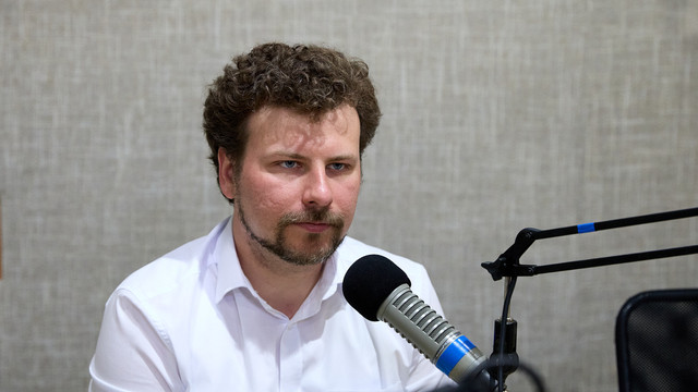 MALURI DE PRUT | Dan Perciun, despre filmele istorice în școli: „Este cazul să ne îngrijim de viitoarele generații, ca să rezistăm agendelor false și să parcurgem ultima sută de metri distanță până la ruperea totală de influența Rusiei” (VIDEO) MALURI DE PRUT | Dan Perciun, despre filmele istorice în școli: „Este cazul să ne îngrijim de viitoarele generații, ca să rezistăm agendelor false și să parcurgem ultima sută de metri distanță până la ruperea totală de influența Rusiei” (VIDEO)