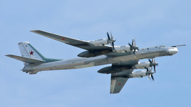 Tu-95 „Bear”: Bătrânul, dar vitalul, bombardier strategic rus care nu poate fi înlocuit. Ucraina susține că a lovit peste 12 astfel de aeronave Tu-95 „Bear”: Bătrânul, dar vitalul, bombardier strategic rus care nu poate fi înlocuit. Ucraina susține că a lovit peste 12 astfel de aeronave