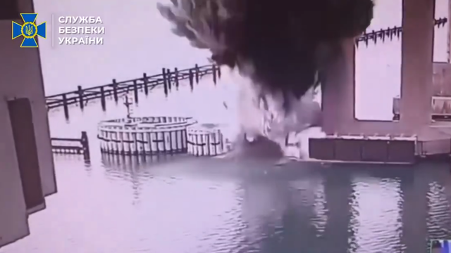 VIDEO | Ucraina a atacat podul Kerci din Crimeea: SBU a detonat pilonii cu peste o tonă de explozibil. Lovitura a fost pregătită luni de zile 