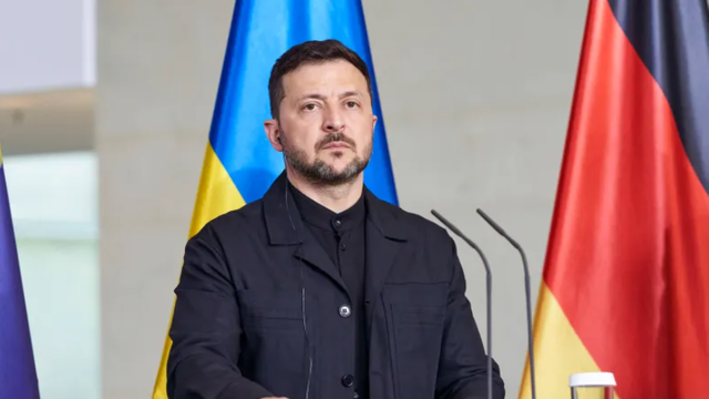 Zelenski cere un armistițiu înainte de o eventuală întâlnire cu Putin
 Zelenski cere un armistițiu înainte de o eventuală întâlnire cu Putin