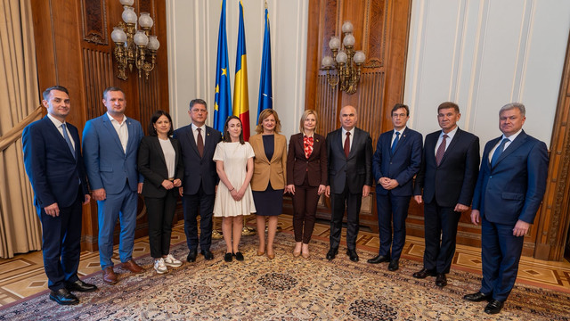 FOTO | O delegație a Parlamentului Republicii Moldova, condusă de Doina Gherman, a mers în vizită la Parlamentul României FOTO | O delegație a Parlamentului Republicii Moldova, condusă de Doina Gherman, a mers în vizită la Parlamentul României