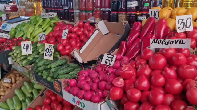 Prețurile la produsele de sezon sunt în scădere în piețele din Chișinău