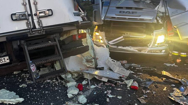 Accident grav la Strășeni: Șoferul unui tir a decedat pe loc, după ce s-a ciocnit cu un alt automobil (FOTO) Accident grav la Strășeni: Șoferul unui tir a decedat pe loc, după ce s-a ciocnit cu un alt automobil (FOTO)