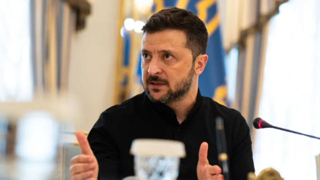 Zelenski face noi dezvăluiri despre operațiunea „pânza de păianjen”. „Am vrut să fie foarte clar”
 Zelenski face noi dezvăluiri despre operațiunea „pânza de păianjen”. „Am vrut să fie foarte clar”