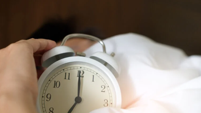 Cum să te trezești corect: 5 obiceiuri de dimineață pentru o zi sănătoasă Cum să te trezești corect: 5 obiceiuri de dimineață pentru o zi sănătoasă