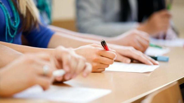 Absolvenții de gimnaziu susțin examenul la limba de instruire
Absolvenții de gimnaziu susțin examenul la limba de instruire