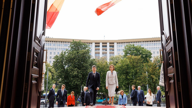 Maia Sandu: „R. Moldova își va câștiga locul în familia europeană, la adăpost, iar Nicușor Dan și România ne sunt alături” (FOTO) Maia Sandu: „R. Moldova își va câștiga locul în familia europeană, la adăpost, iar Nicușor Dan și România ne sunt alături” (FOTO)