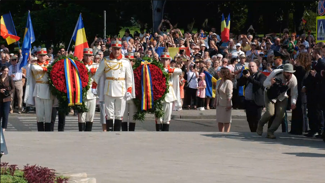 LIVE | Președintele României, Nicușor Dan, depune flori la Monumentul lui Ștefan cel Mare și Sfânt LIVE | Președintele României, Nicușor Dan, depune flori la Monumentul lui Ștefan cel Mare și Sfânt