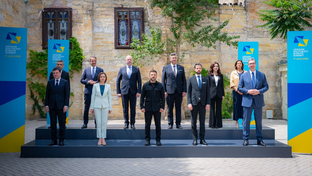 Trilaterala de la Odesa | Volodimir Zelenski: „Dacă Europa va pierde Republica Moldova, Rusia va fi încurajată să vă ia resursele, suveranitatea și istoria” (FOTO, VIDEO) Trilaterala de la Odesa | Volodimir Zelenski: „Dacă Europa va pierde Republica Moldova, Rusia va fi încurajată să vă ia resursele, suveranitatea și istoria” (FOTO, VIDEO)