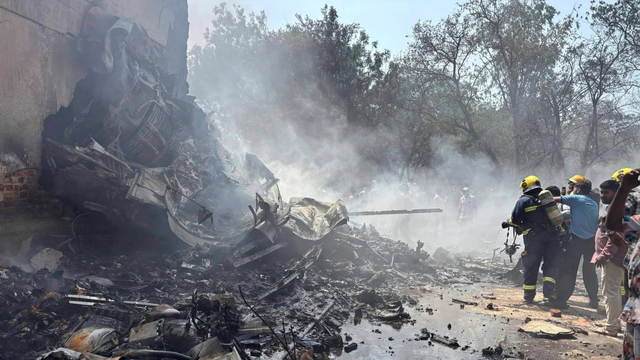 Tragedie în India: Un avion cu 242 de persoane la bord s-a prăbușit într-o zonă dens populată, la scurt timp de la decolare Tragedie în India: Un avion cu 242 de persoane la bord s-a prăbușit într-o zonă dens populată, la scurt timp de la decolare