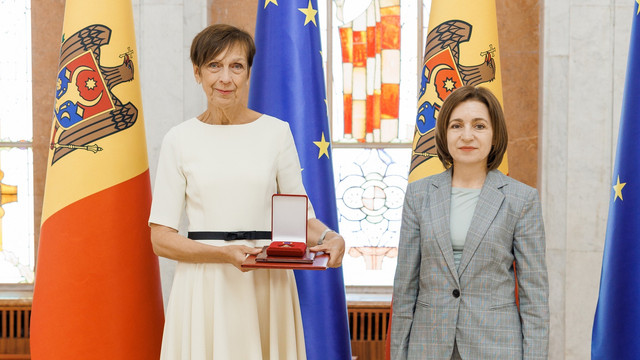 FOTO | Maia Sandu i-a decorat cu Ordinul de Onoare pe ambasadorii Germaniei, Italiei și Suediei