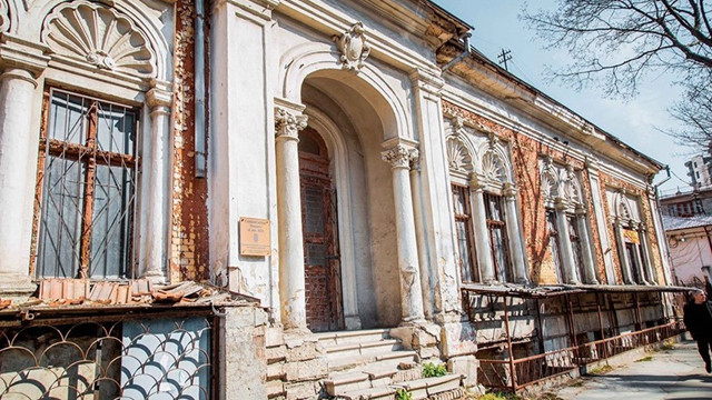 Proprietarii de monumente istorice vor putea primi bani din Fondul național al culturii pentru lucrări de restaurare  Proprietarii de monumente istorice vor putea primi bani din Fondul național al culturii pentru lucrări de restaurare