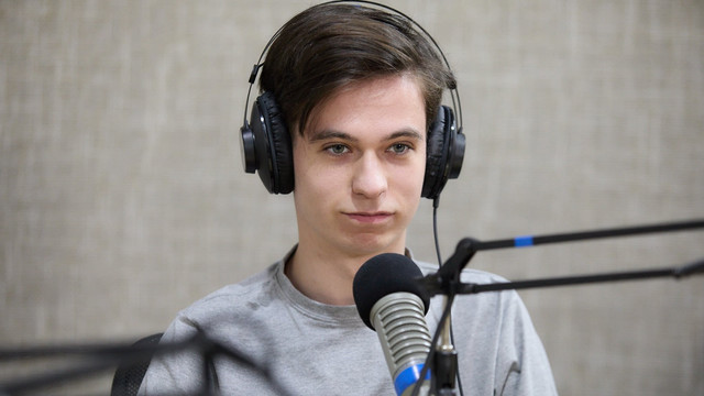 OAMENI ȘI IDEI | Nicolae Cernomaz, finalist Euro Quiz, un promotor al valorilor UE în rândul tinerilor: „Dacă vrem schimbare, să fim acea schimbare” OAMENI ȘI IDEI | Nicolae Cernomaz, finalist Euro Quiz, un promotor al valorilor UE în rândul tinerilor: „Dacă vrem schimbare, să fim acea schimbare”