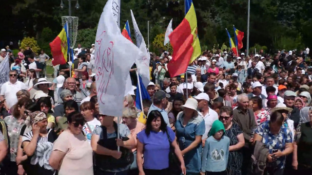 Marșul Familiei și Marșul Pride, desfășurate concomitent la Chișinău  Marșul Familiei și Marșul Pride, desfășurate concomitent la Chișinău