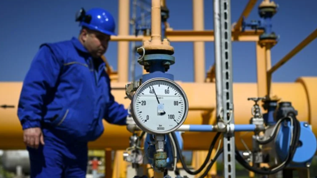 Comisia Europeană propune eliminarea treptată a importurilor în UE de gaze și de petrol din Rusia până în 2027
Comisia Europeană propune eliminarea treptată a importurilor în UE de gaze și de petrol din Rusia până în 2027