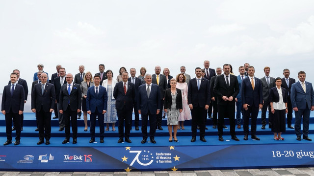 Mihai Popșoi, la Conferința de la Taormina: „Republica Moldova este pregătită să avanseze pe calea integrării europene” (FOTO) Mihai Popșoi, la Conferința de la Taormina: „Republica Moldova este pregătită să avanseze pe calea integrării europene” (FOTO)