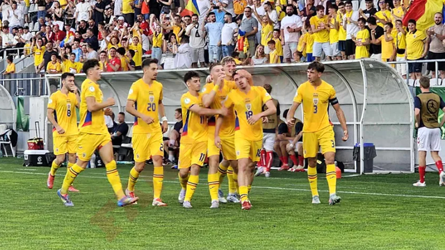 Performanță istorică pentru fotbalul din România. Naționala U19 de peste Prut a zdrobit Danemarca și va juca în semifinalele Campionatului European Performanță istorică pentru fotbalul din România. Naționala U19 de peste Prut a zdrobit Danemarca și va juca în semifinalele Campionatului European