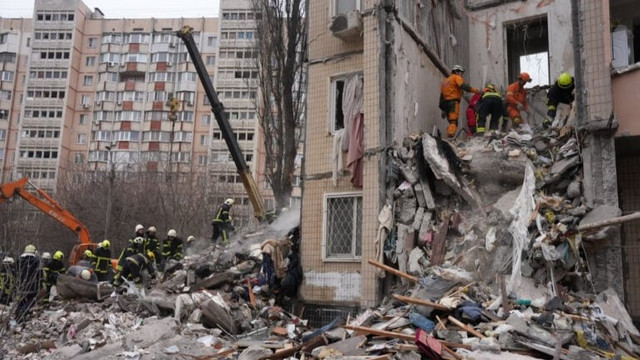 Un mort și 14 răniți, inclusiv trei salvatori, în atacuri ruse cu dronă la Odesa Un mort și 14 răniți, inclusiv trei salvatori, în atacuri ruse cu dronă la Odesa