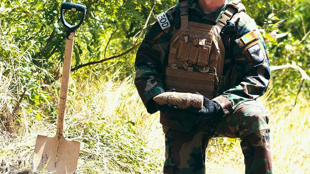 Bombă de aruncător din al Doilea Război Mondial, neutralizată într-un sat din raionul Fălești
 Bombă de aruncător din al Doilea Război Mondial, neutralizată într-un sat din raionul Fălești