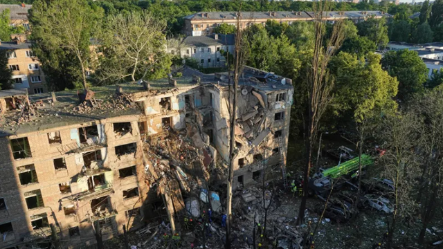 Atac sângeros la Kiev. Rușii au lansat drone și rachete asupra capitalei ucrainene. Cel puțin cinci morți
Atac sângeros la Kiev. Rușii au lansat drone și rachete asupra capitalei ucrainene. Cel puțin cinci morți