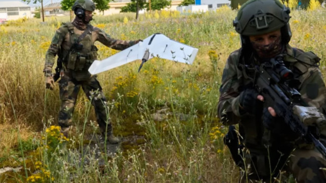 VIDEO | Ucrainenii au primit drone franceze capabile să lovească ținte aflate la 25 km depărtare. Renault ar putea produce UAV-uri în Ucraina VIDEO | Ucrainenii au primit drone franceze capabile să lovească ținte aflate la 25 km depărtare. Renault ar putea produce UAV-uri în Ucraina