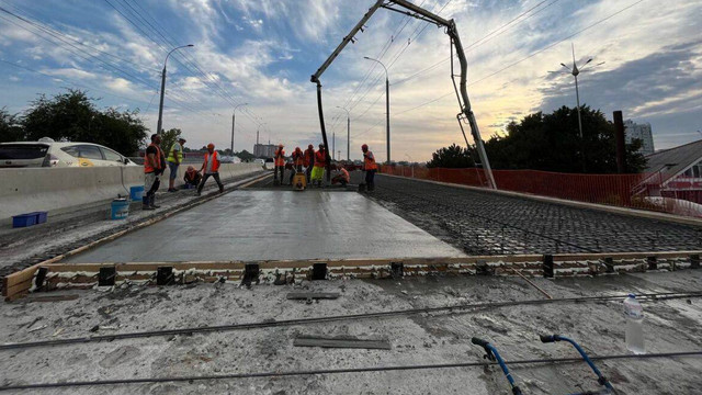 Duminică se deschide circulația pe patru benzi pe podul Mihai Viteazul din Chișinău Duminică se deschide circulația pe patru benzi pe podul Mihai Viteazul din Chișinău