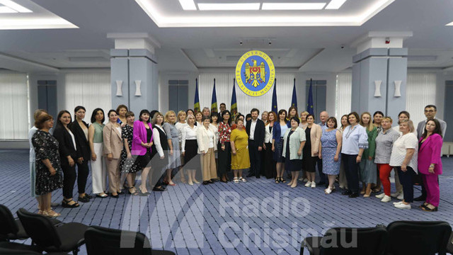 Un grup de 78 de profesori de limbă și literatură română va beneficia de cursuri de perfecționare în România