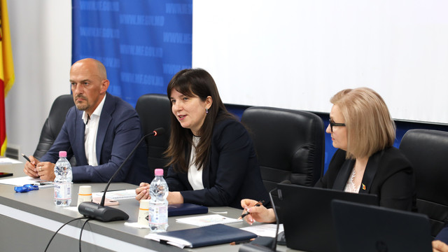 Prima ședință a Comisiei Antifraudă. Sistemul Național Antifraudă a fost prezentat de către ministra finanțelor Prima ședință a Comisiei Antifraudă. Sistemul Național Antifraudă a fost prezentat de către ministra finanțelor
