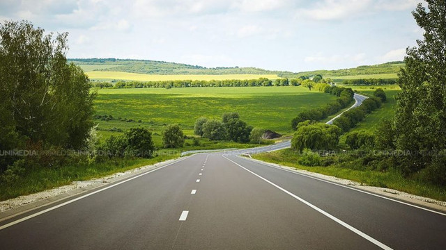 Programul „Europa este aproape”. Guvernul investește 628 de milioane de lei în modernizarea drumurilor din 132 de localități Programul „Europa este aproape”. Guvernul investește 628 de milioane de lei în modernizarea drumurilor din 132 de localități