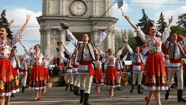 Republica Moldova marchează Ziua Națională a Portului Popular. Amplu program cultural-artistic, la Muzeul Național de Etnografie și Istorie Naturală Republica Moldova marchează Ziua Națională a Portului Popular. Amplu program cultural-artistic, la Muzeul Național de Etnografie și Istorie Naturală
