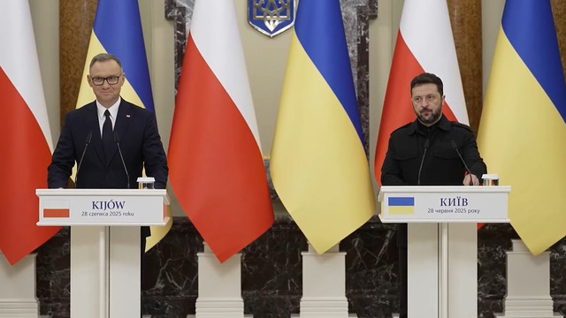 Volodimir Zelenski i-a acordat Ordinul Libertății președintelui polonez Duda, aflat în vizită de adio la Kiev
 Volodimir Zelenski i-a acordat Ordinul Libertății președintelui polonez Duda, aflat în vizită de adio la Kiev