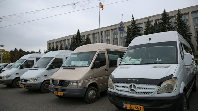 Transportatorii anunță protest pe 9 iulie. Vor aduce 100 de microbuze în centrul Chișinăului
 Transportatorii anunță protest pe 9 iulie. Vor aduce 100 de microbuze în centrul Chișinăului
