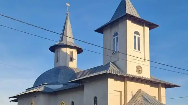Biserica din Parohia „Sfinții Arhangheli Mihail și Gavril” din Manta, pictată cu sprijinul DRRM din cadrul Guvernului român Biserica din Parohia „Sfinții Arhangheli Mihail și Gavril” din Manta, pictată cu sprijinul DRRM din cadrul Guvernului român